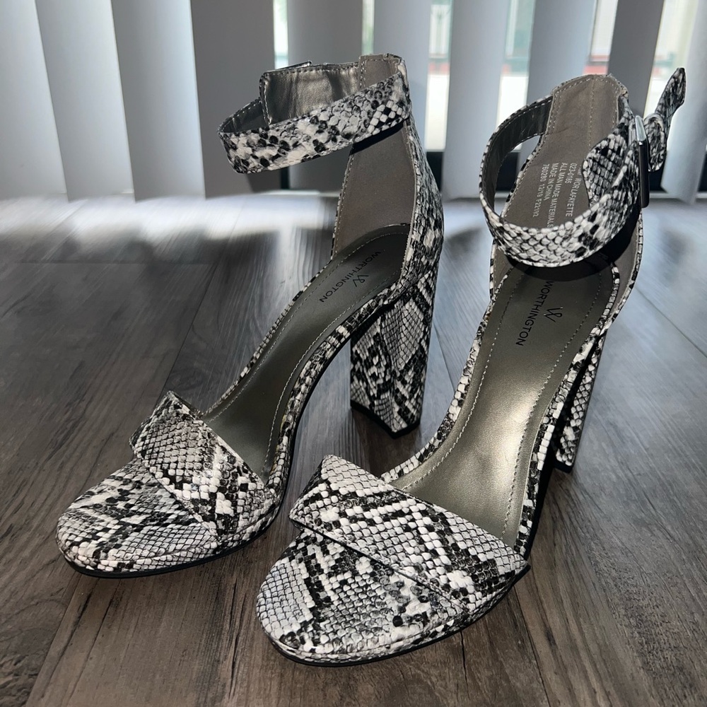 Women's Snakeskin Patterned Pump Heels